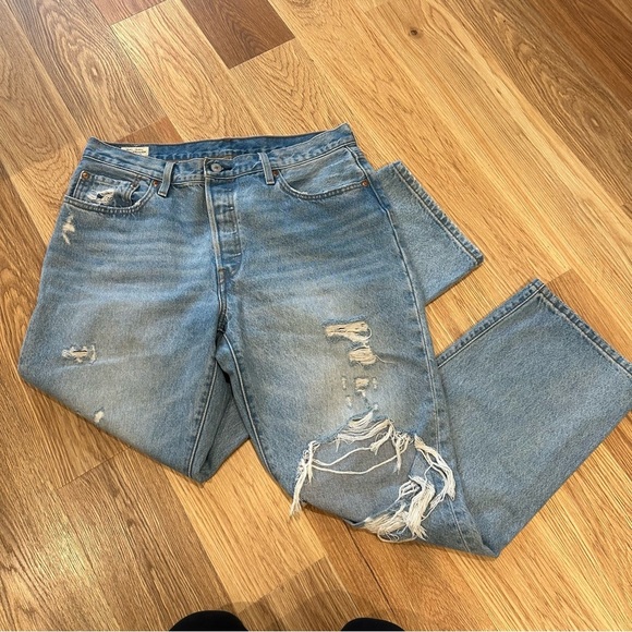 Levi’s Distressed 501s 90s Blue Jeans, Size W32 L32 - Picture 7 of 8